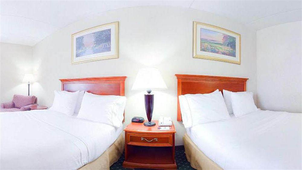 Holiday Inn Express Cambridge By Ihg Экстерьер фото