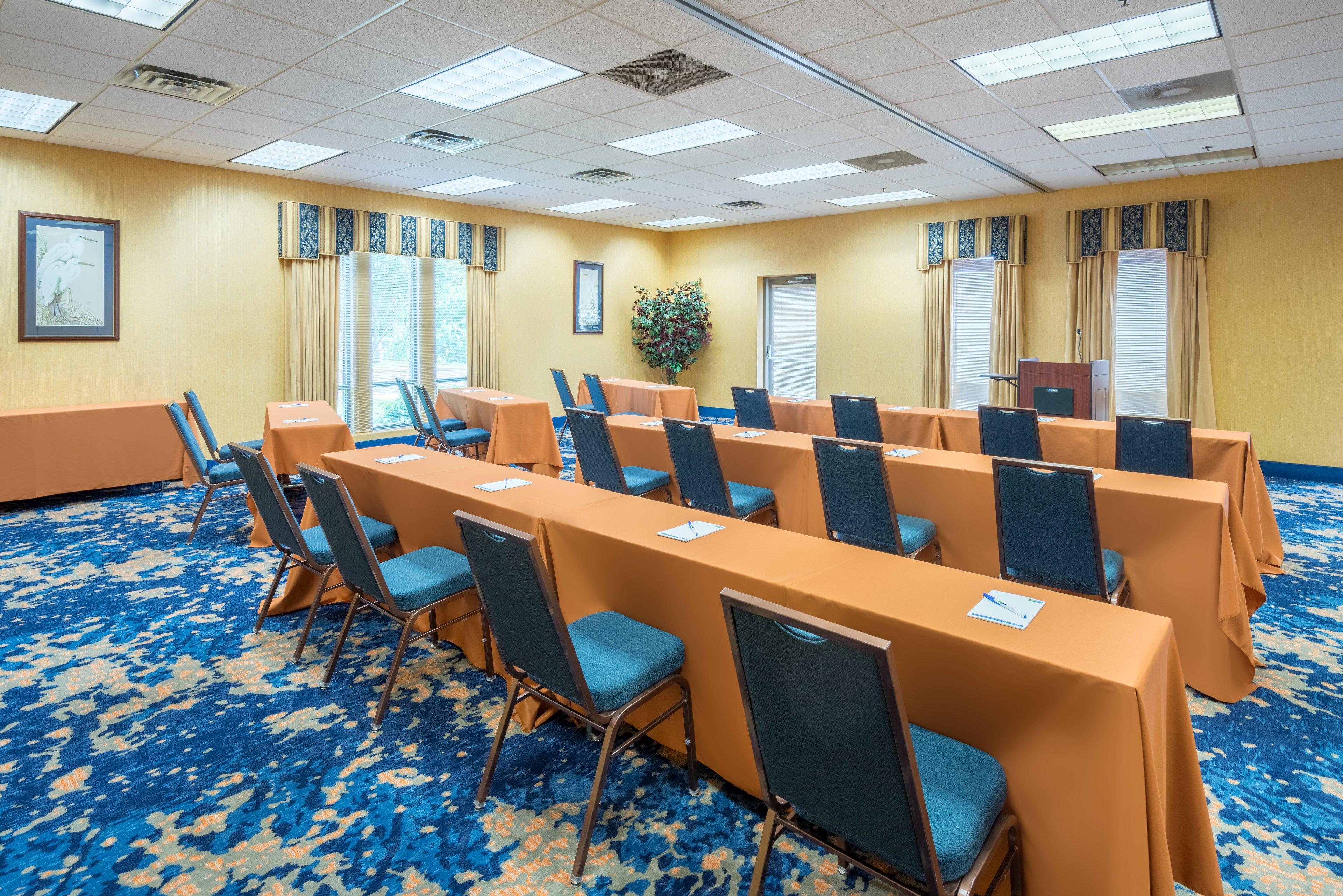 Holiday Inn Express Cambridge By Ihg Экстерьер фото
