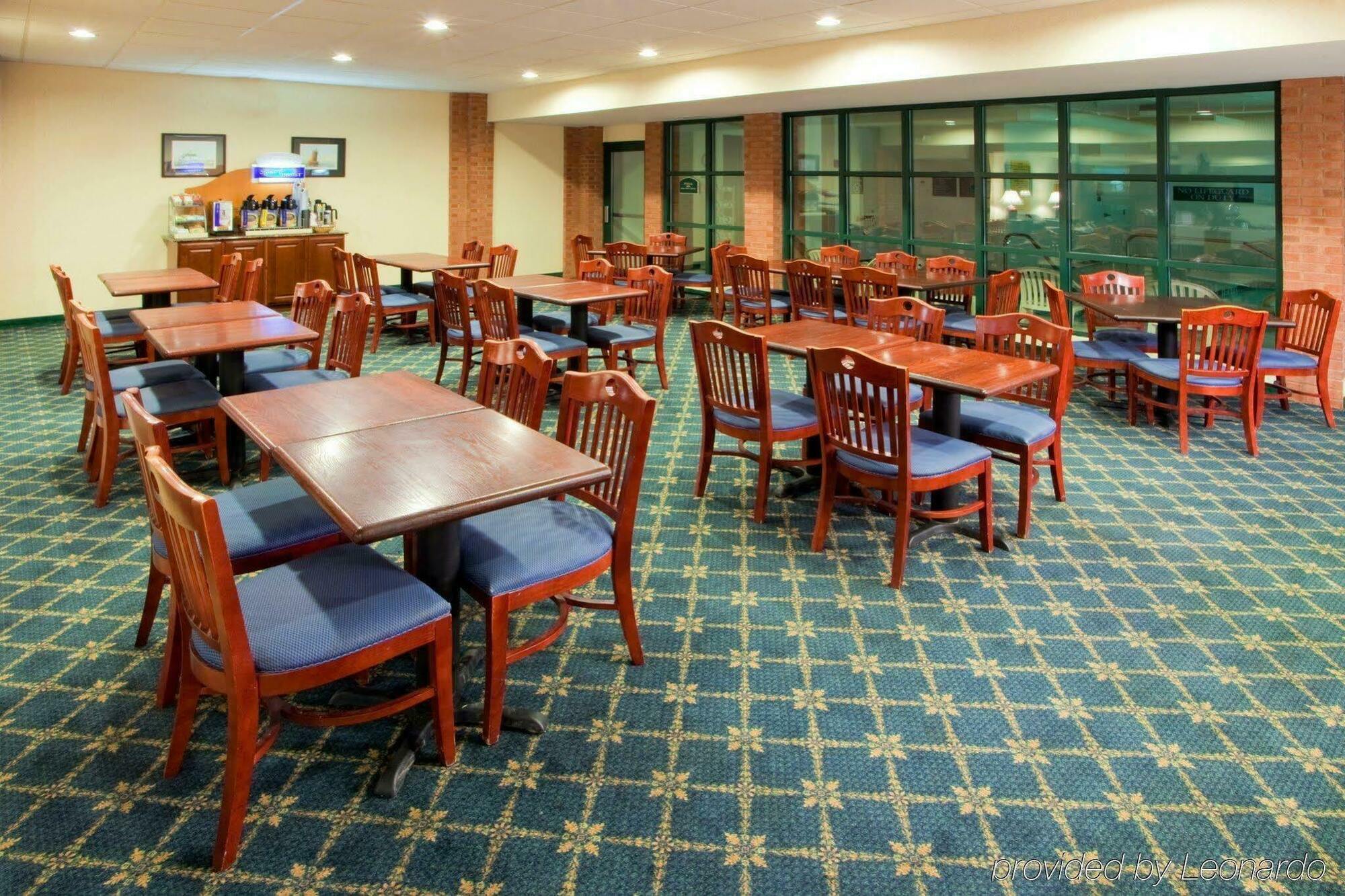 Holiday Inn Express Cambridge By Ihg Экстерьер фото